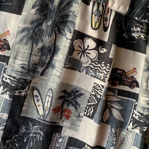 Paradise Blues Silk Blend Casual Button Down Size Large Surfboard Pattern - Picture 6 of 6